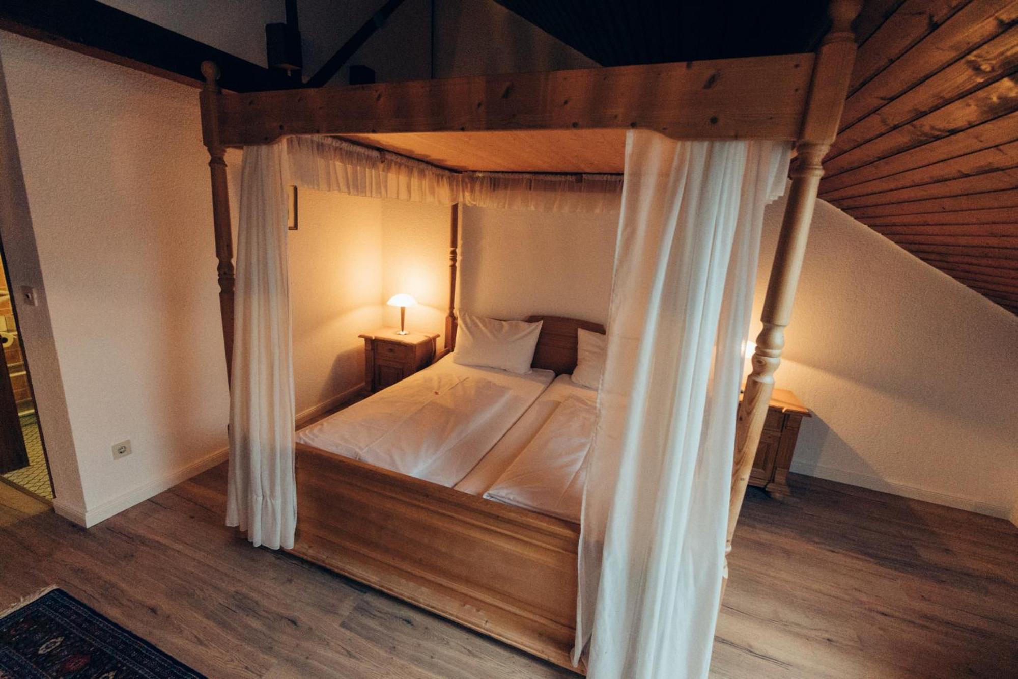 Gasthof Hotel Zur Post Egloffstein Екстериор снимка
